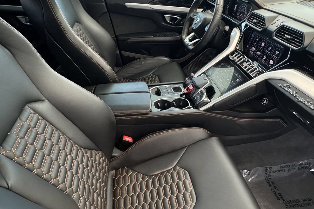 Used 2020 Lamborghini Urus AWD/4WD image 19