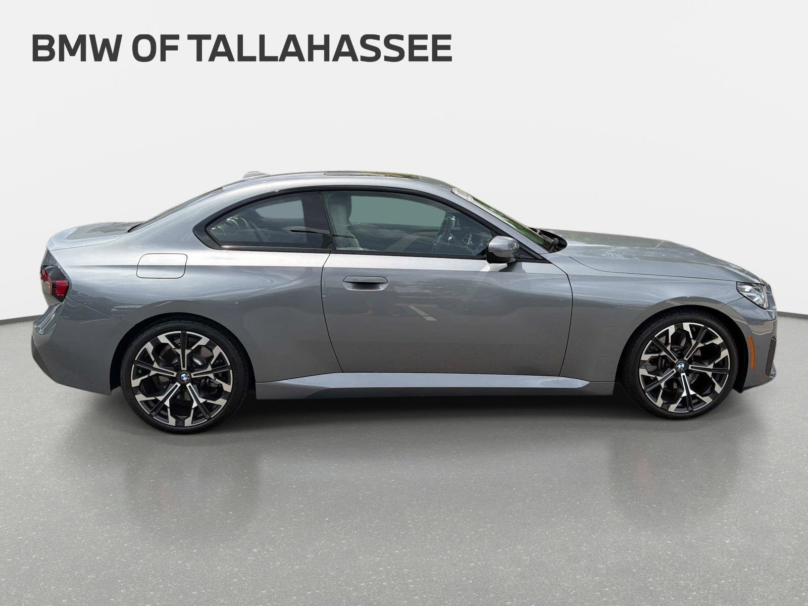 Used 2025 BMW 230i Coupe w/ Premium Package RWD image 4