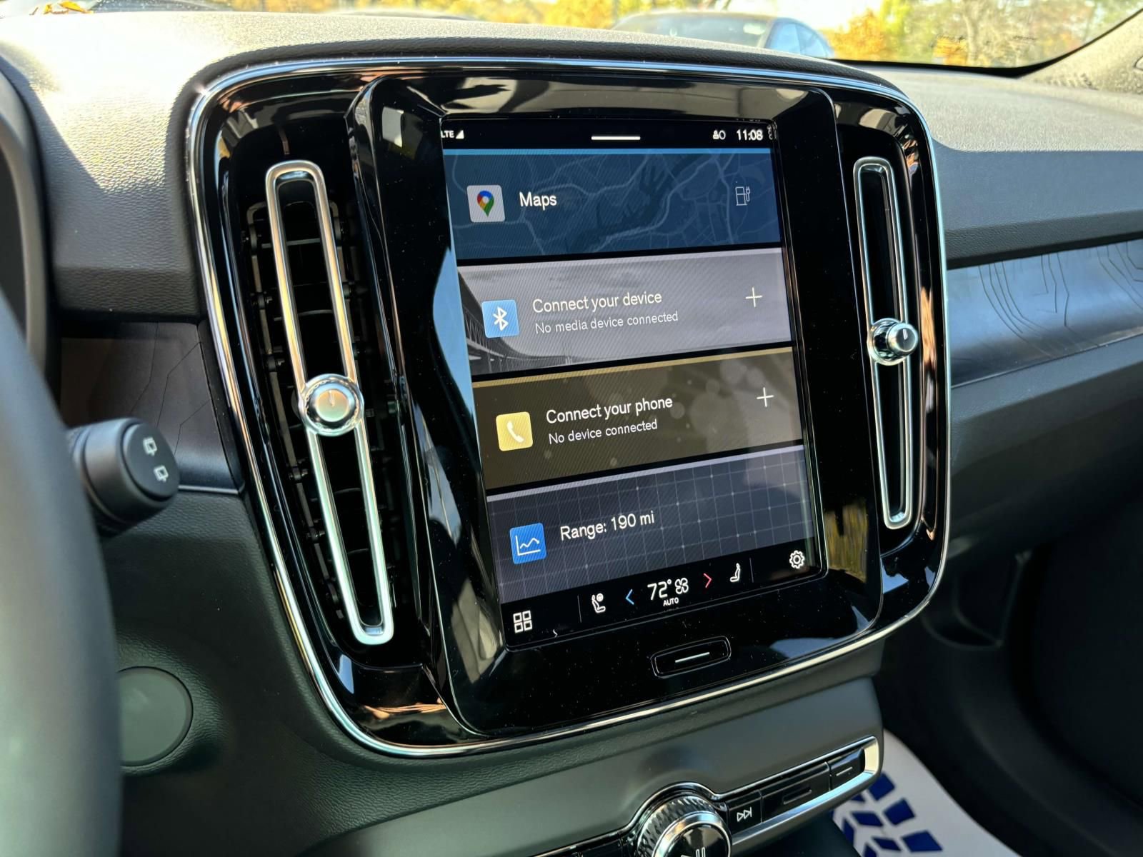 New 2024 Volvo XC40 Recharge Core w/ Protection Package Premier image 21