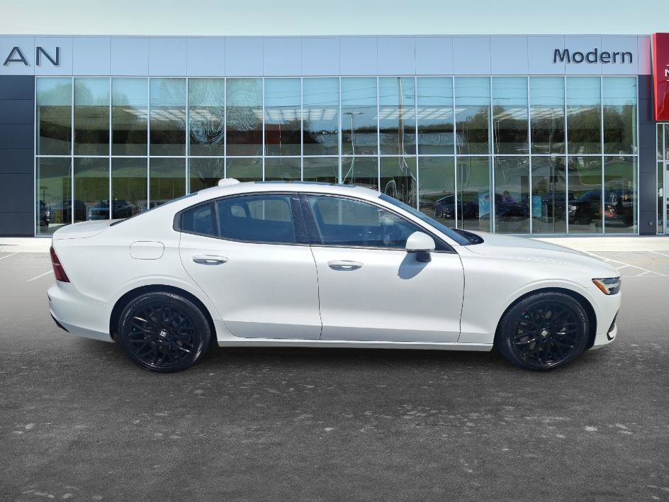 Used 2020 Volvo S60 T6 Momentum AWD/4WD image 4