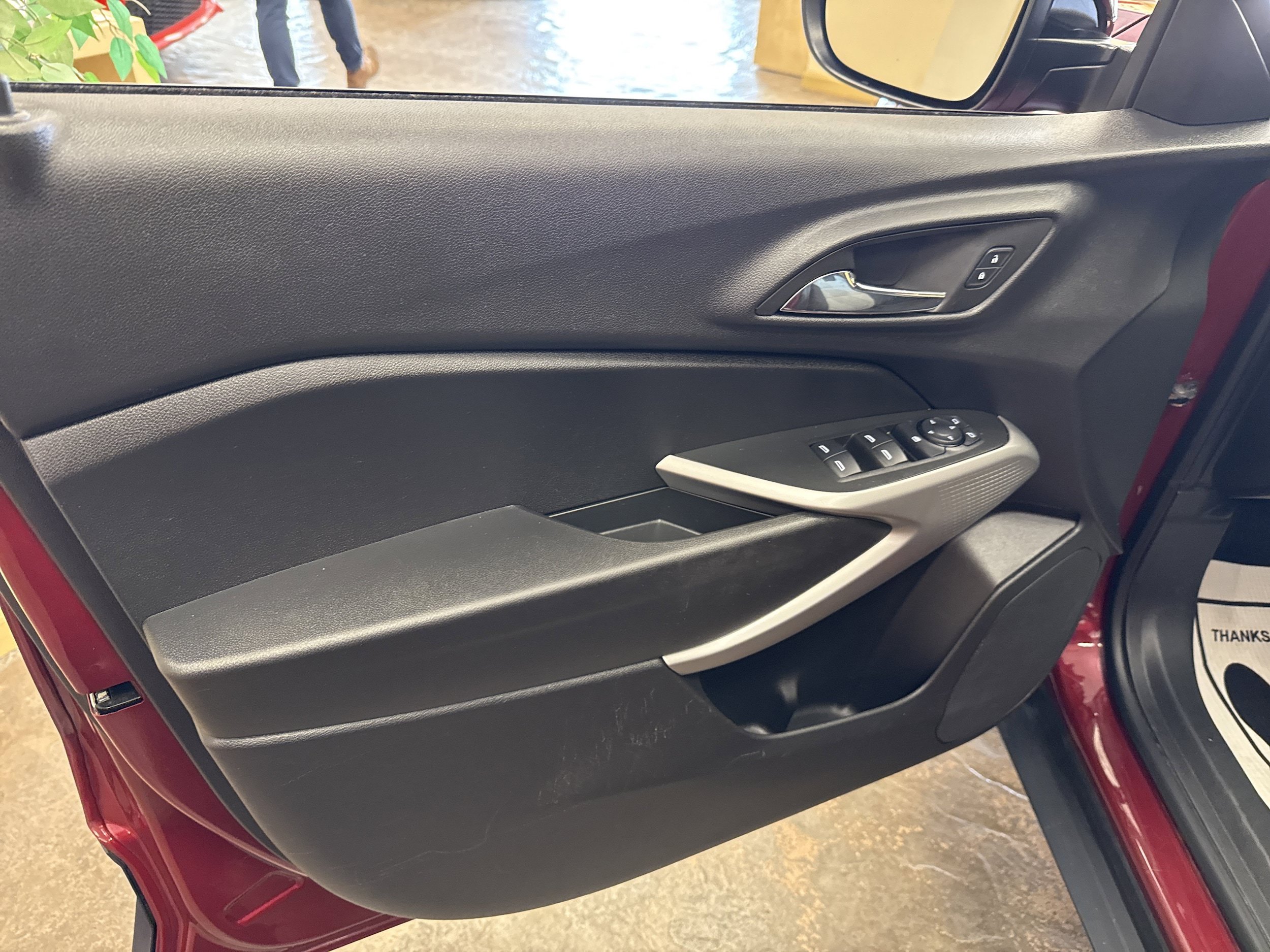 Used 2024 Chevrolet Trax RS FWD image 26
