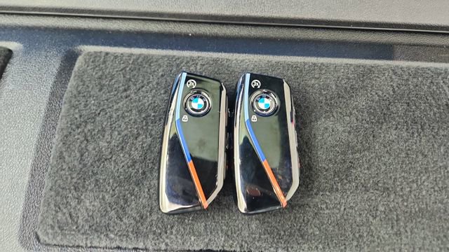 Used 2025 BMW X7 M60i image 71