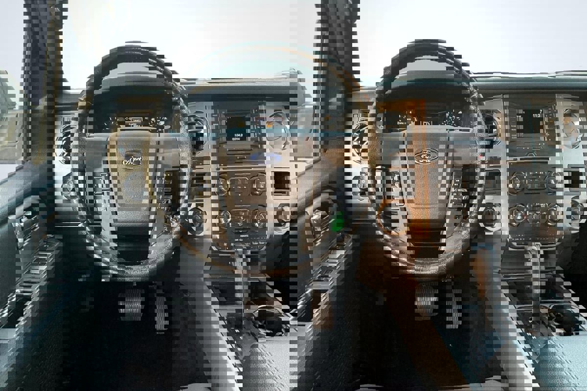 Used 2017 Ford Expedition XLT image 5