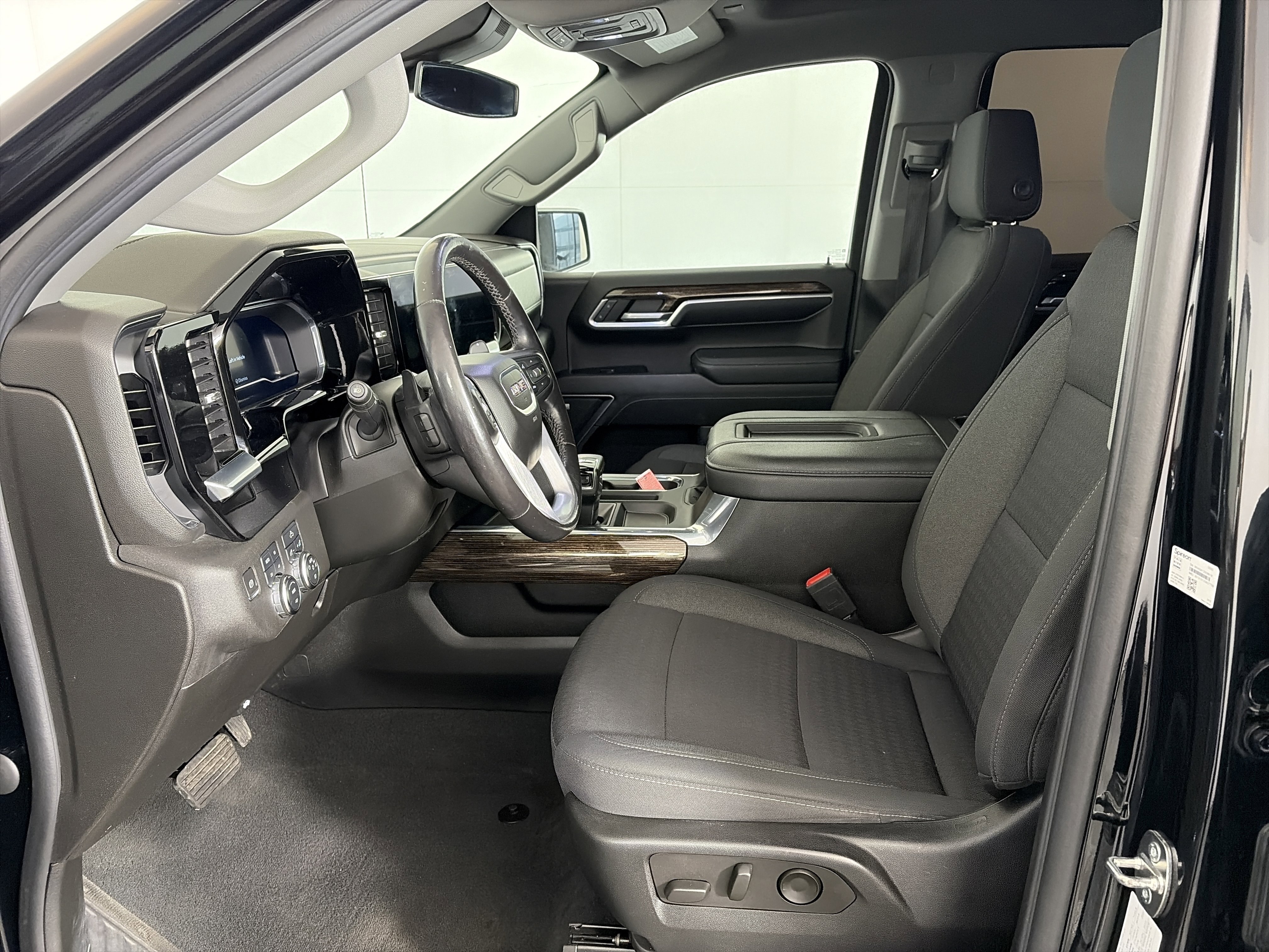 Certified 2022 GMC Sierra 1500 Elevation w/ Preferred Package image 6