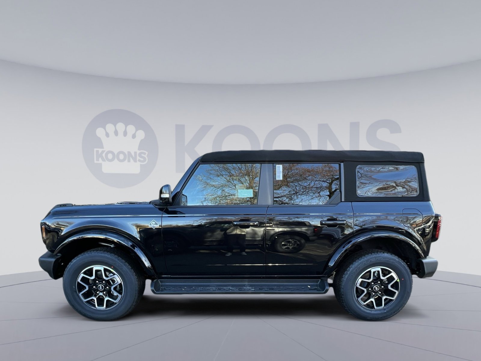 New 2025 Ford Bronco Outer Banks image 2