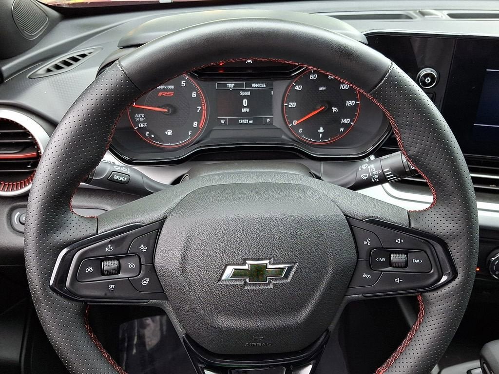 Certified 2025 Chevrolet Trax RS w/ Driver Confidence Package FWD image 19