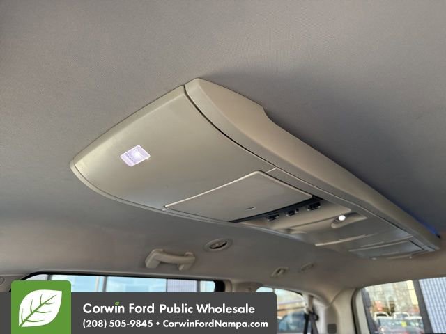 Used 2014 Chrysler Town & Country Touring image 20