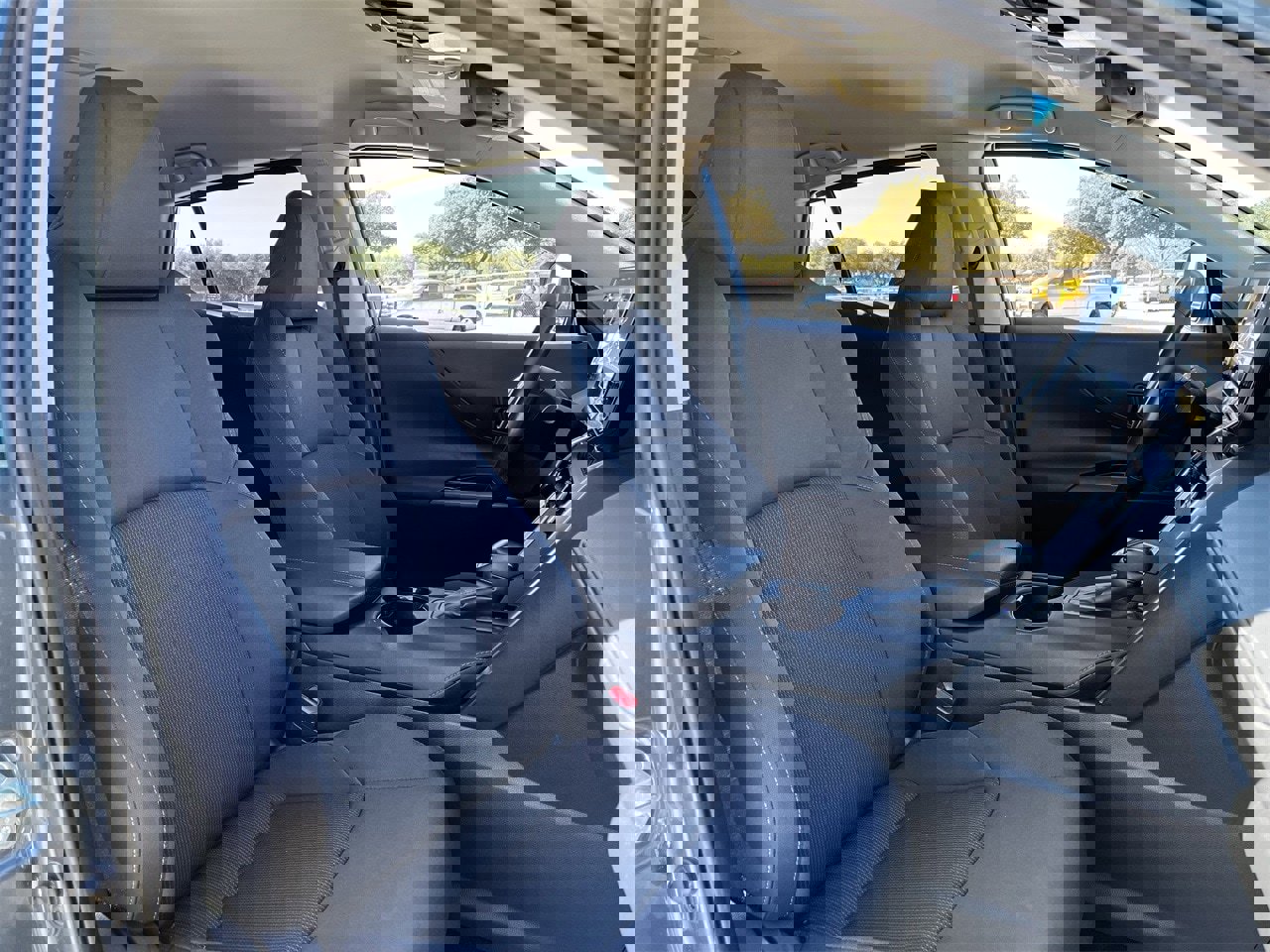 Used 2021 Toyota Venza LE image 24