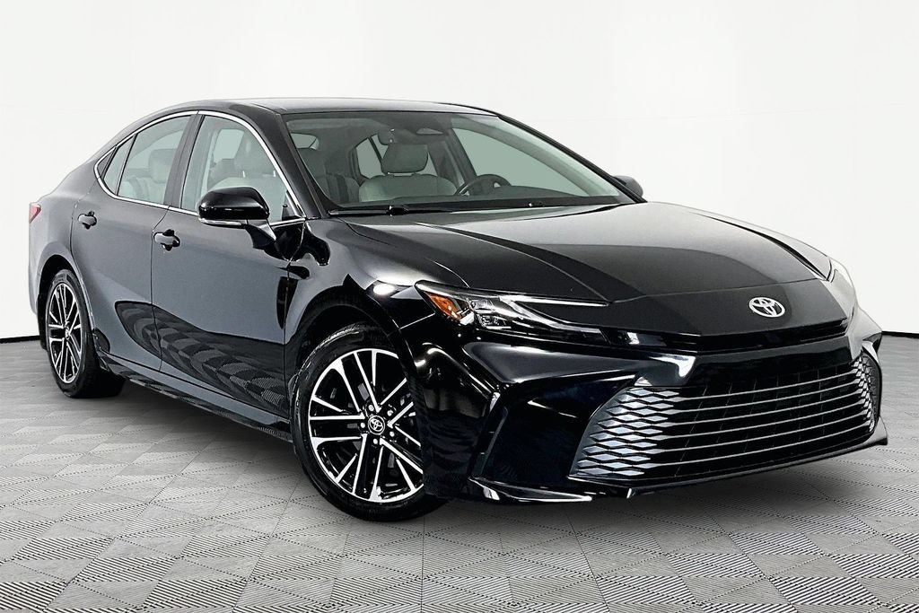 Used 2025 Toyota Camry XLE