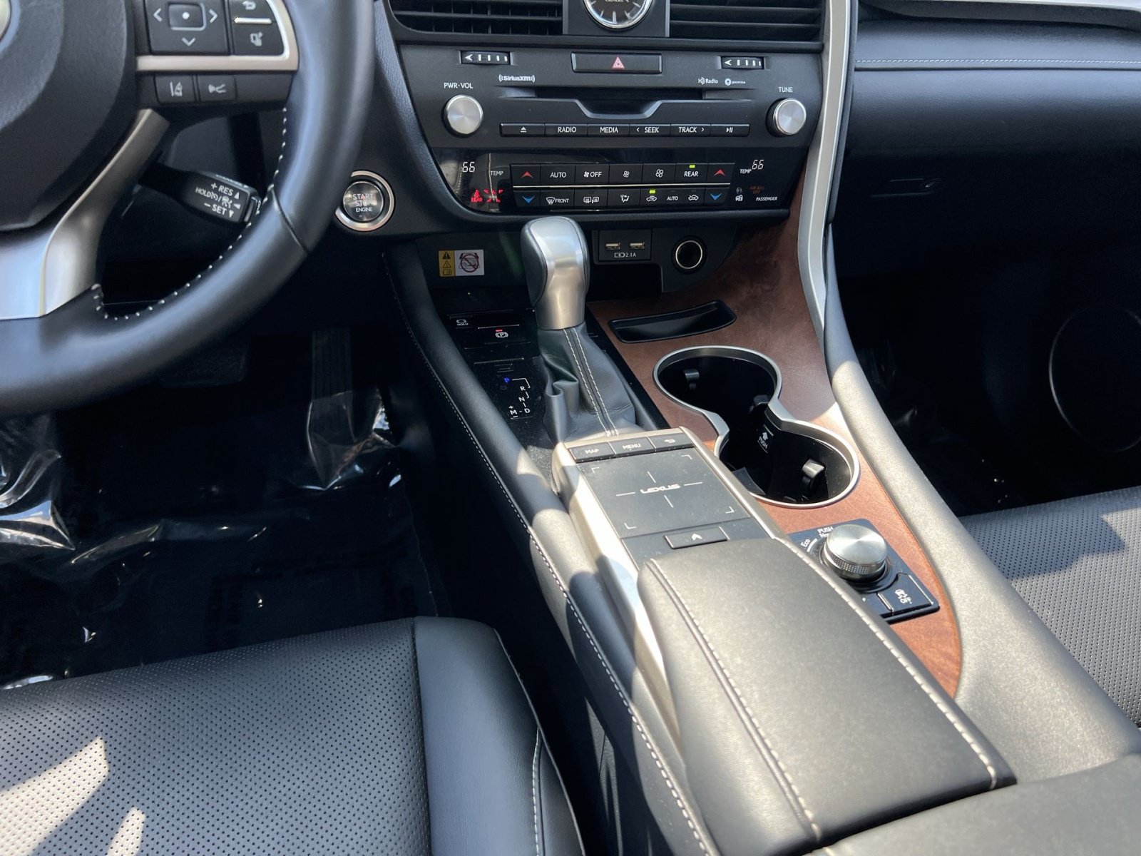 Used 2022 Lexus RX 350L Premium w/ Premium Package AWD/4WD image 23