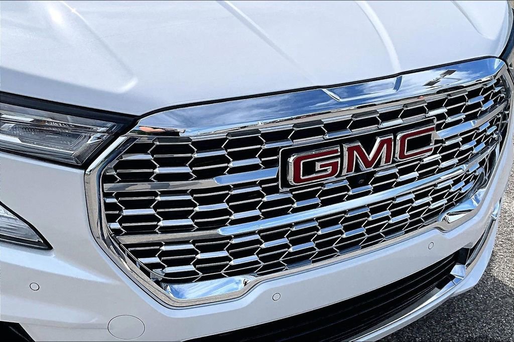 Used 2023 GMC Terrain Denali w/ Denali Premium Package AWD/4WD image 30