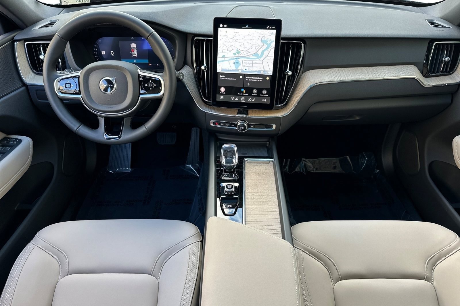 New 2026 Volvo XC60 B5 Plus w/ Protection Package image 3