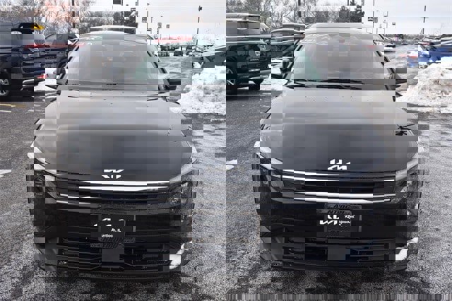 New 2025 Kia K4 LXS image 6