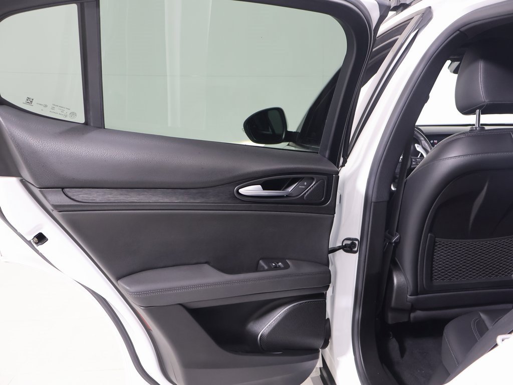 Used 2022 Alfa Romeo Stelvio Sprint image 21
