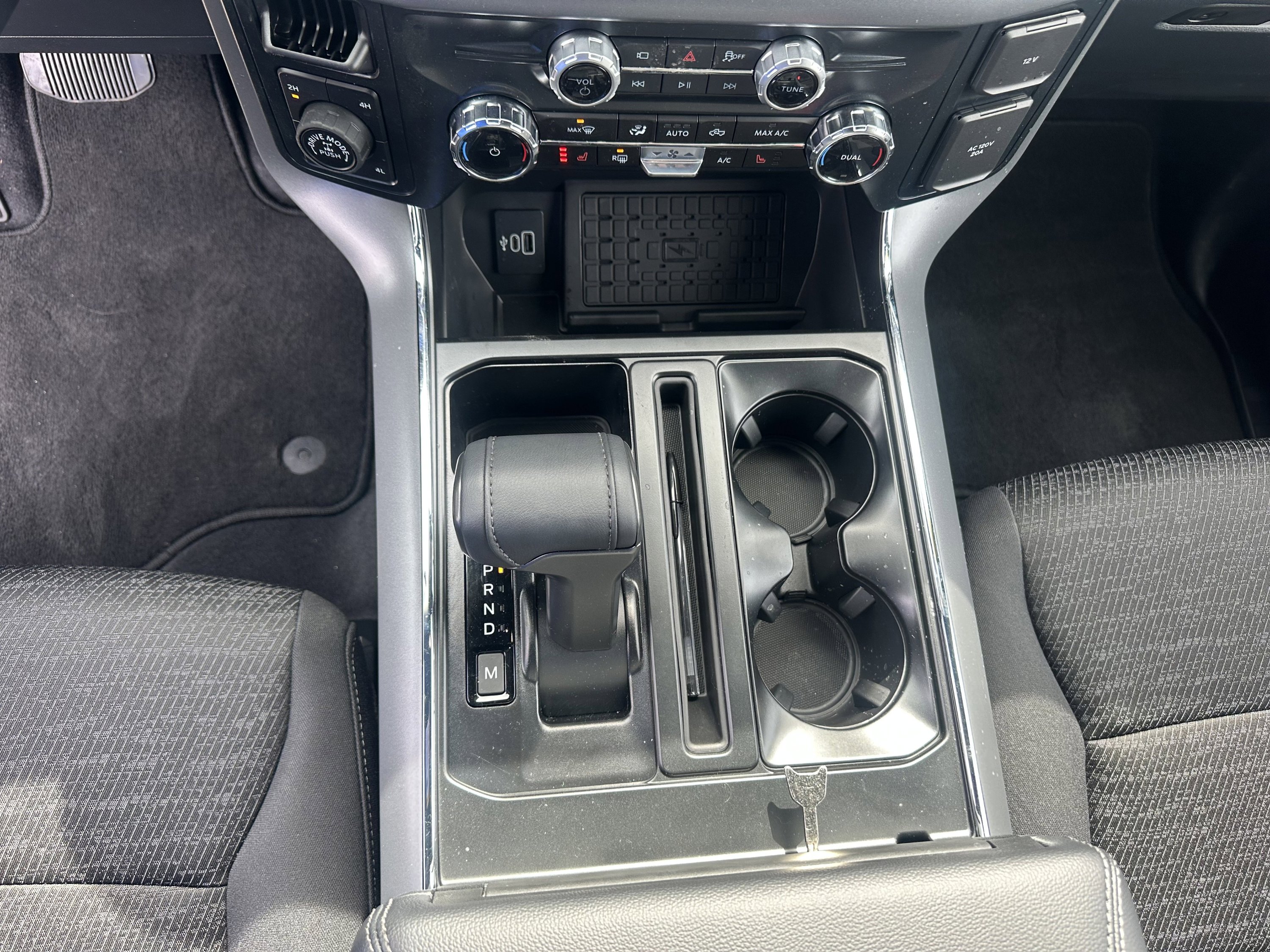 New 2026 Ford F150 XLT w/ Equipment Group 302A MID image 15