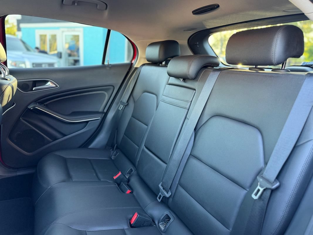 Used 2015 Mercedes-Benz GLA 250 4MATIC image 13