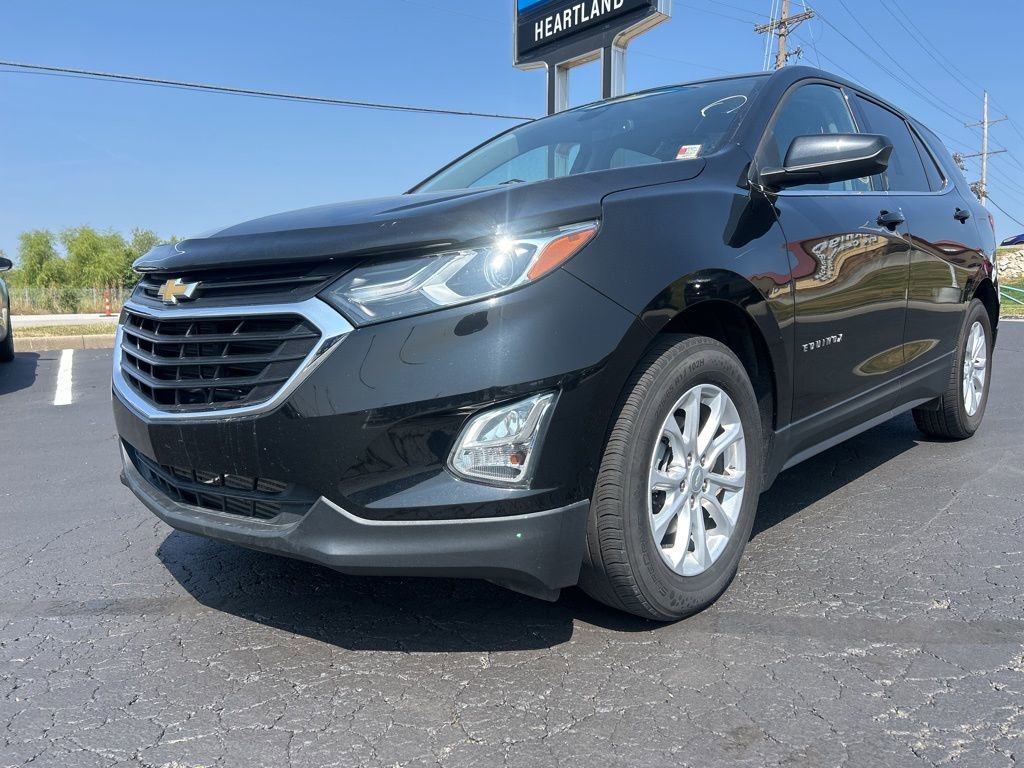 Used 2020 Chevrolet Equinox LT w/ Driver Convenience Package image 2