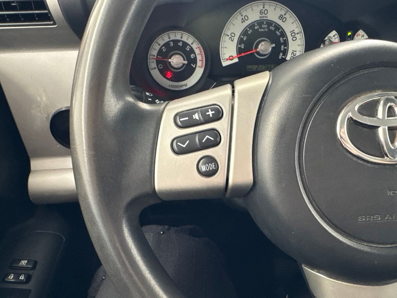 Used 2014 Toyota FJ Cruiser 4WD w/ Convenience Package image 24
