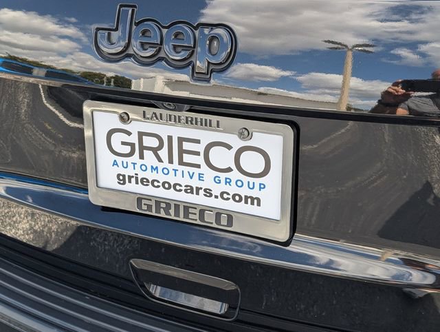 Used 2019 Jeep Grand Cherokee Altitude image 16