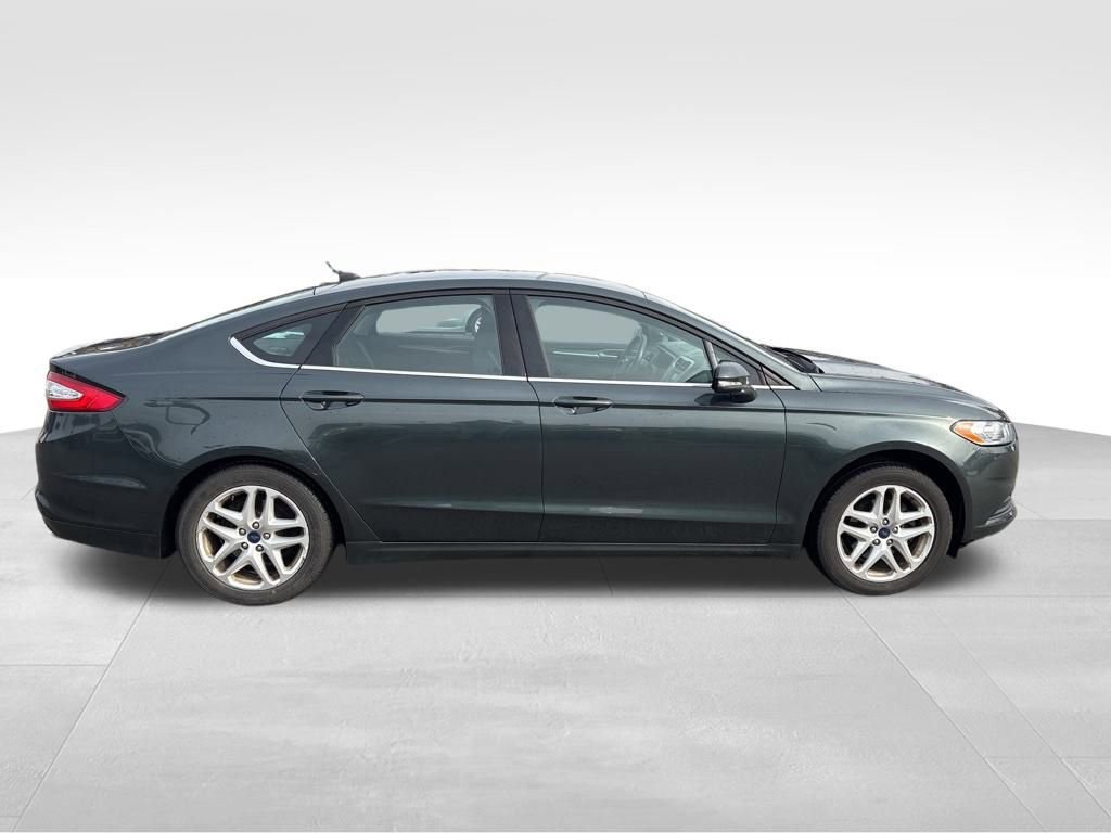 Used 2015 Ford Fusion SE image 8