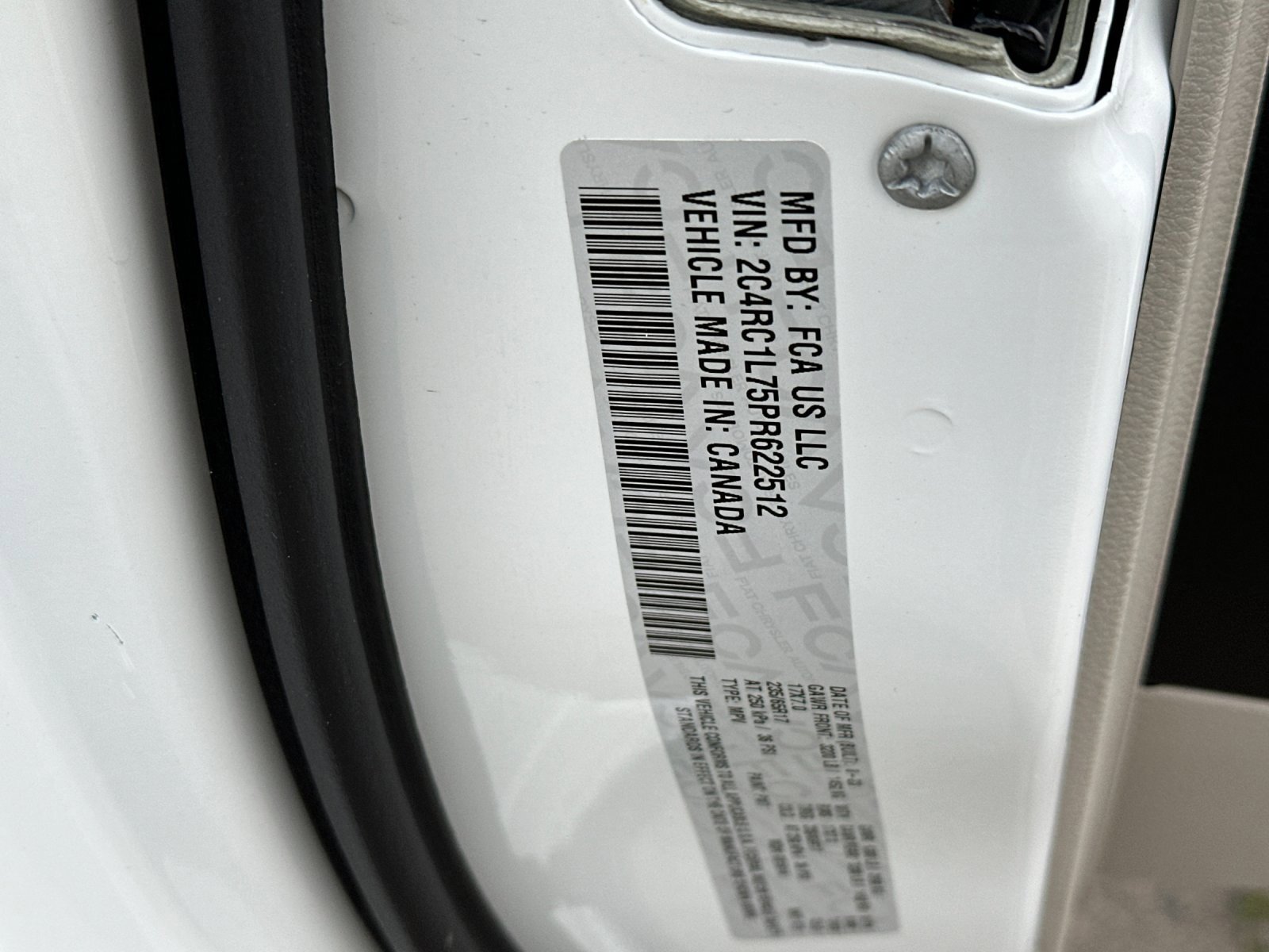 Used 2023 Chrysler Pacifica Touring-L image 28