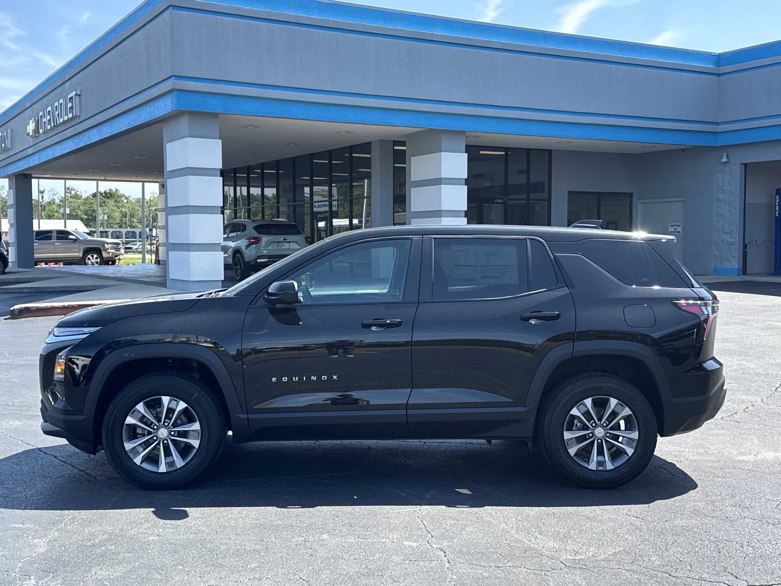 New 2026 Chevrolet Equinox LT w/ Convenience Package II FWD image 5