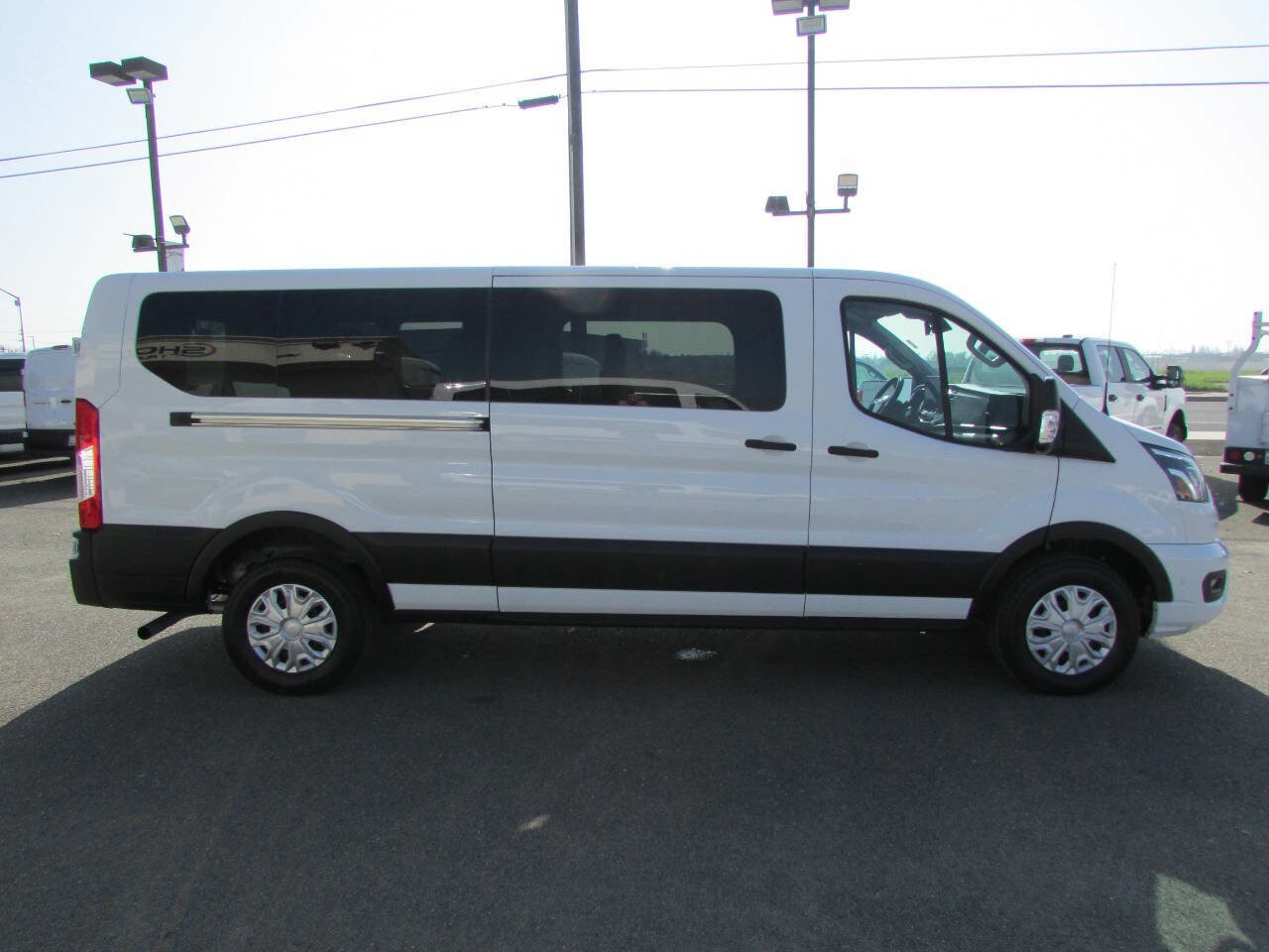 Used 2023 Ford Transit 350 XLT image 5