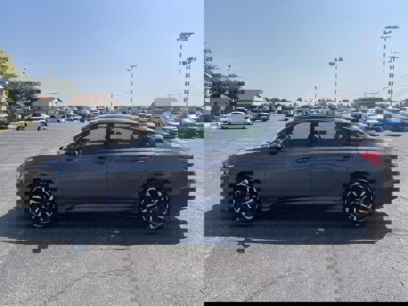 Used 2018 Honda Accord Sport image 6