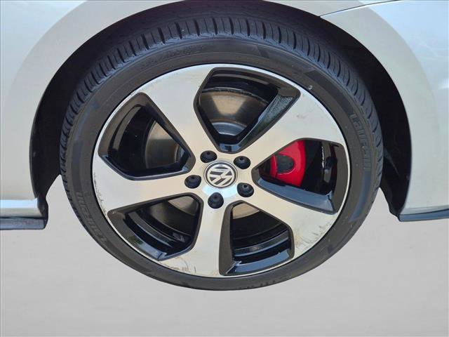 Used 2015 Volkswagen GTI SE FWD image 21