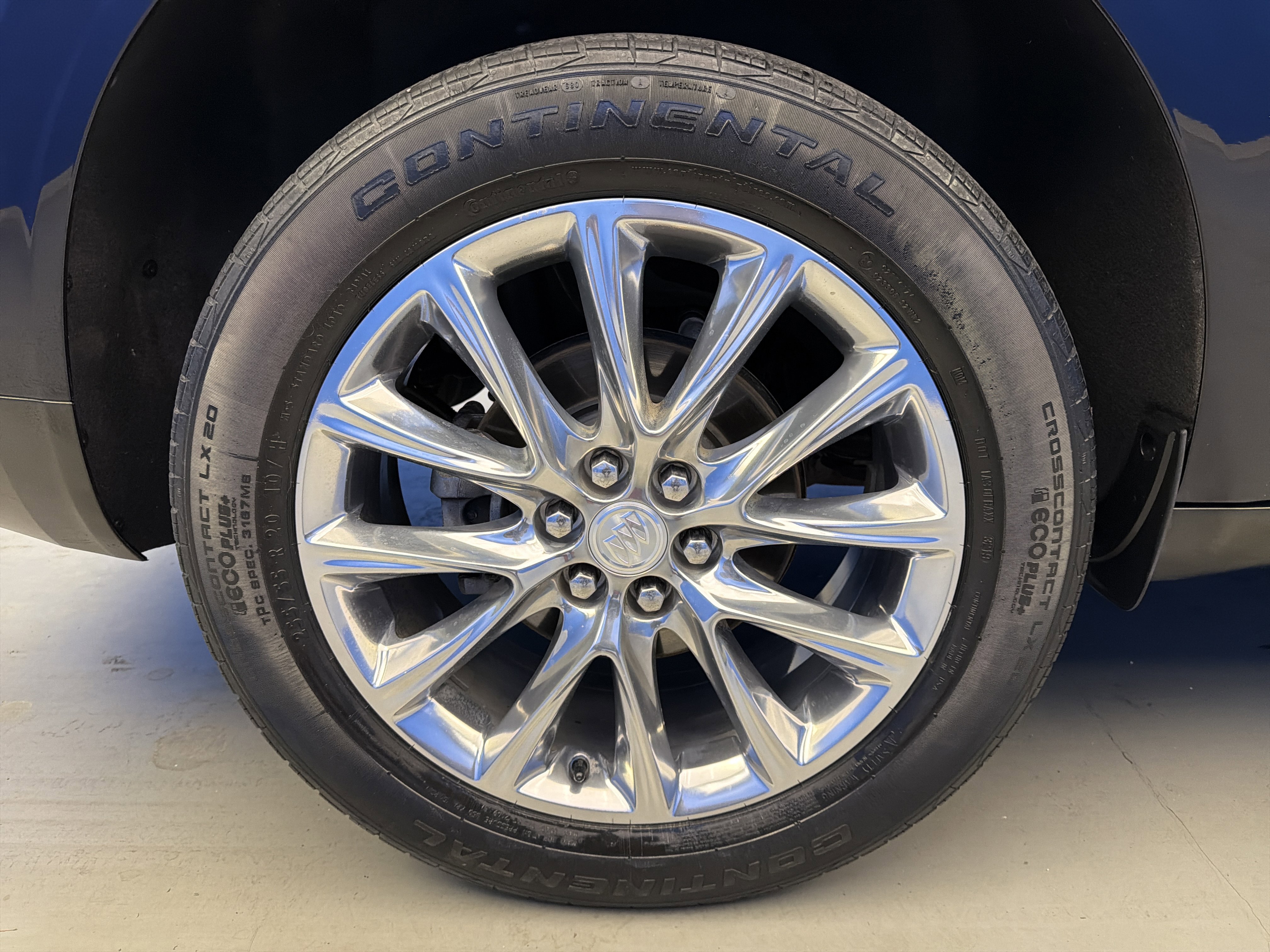 Used 2020 Buick Enclave Essence w/ Sound and Sites Package AWD/4WD image 9