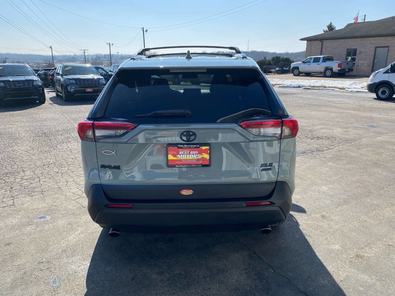 Used 2021 Toyota RAV4 XLE image 4