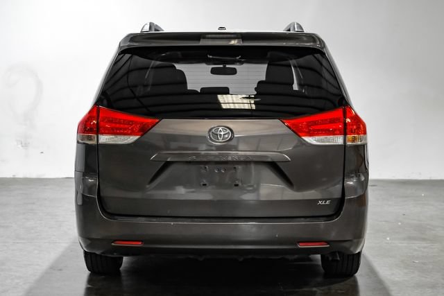 Used 2012 Toyota Sienna XLE FWD image 12