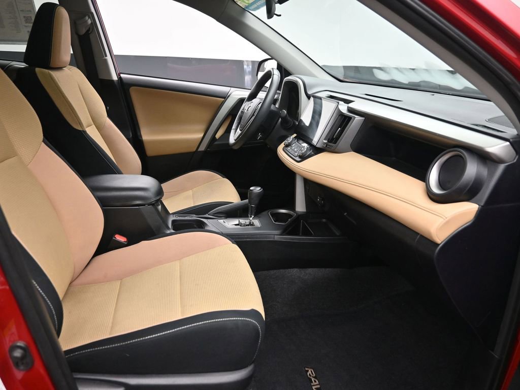 Used 2016 Toyota RAV4 XLE AWD/4WD image 7