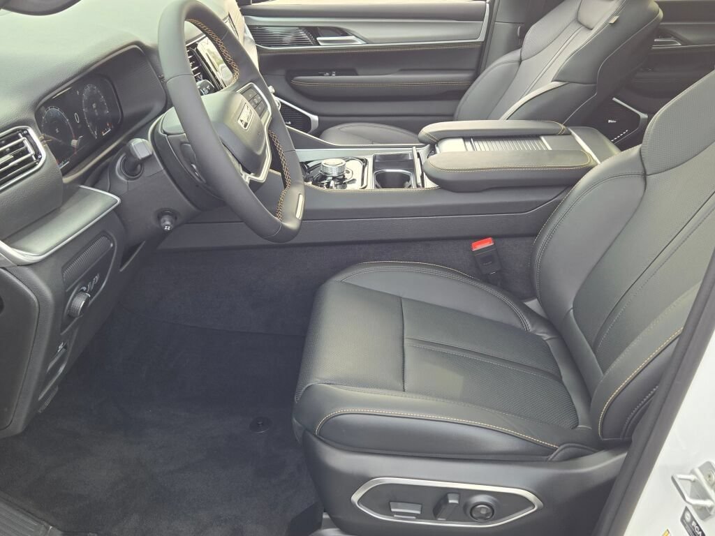 New 2026 Jeep Grand Wagoneer 4WD image 26