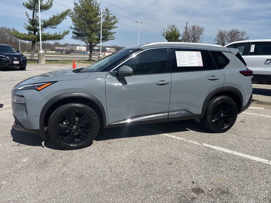 Used 2022 Nissan Rogue SL w/ SL Premium Package image 16