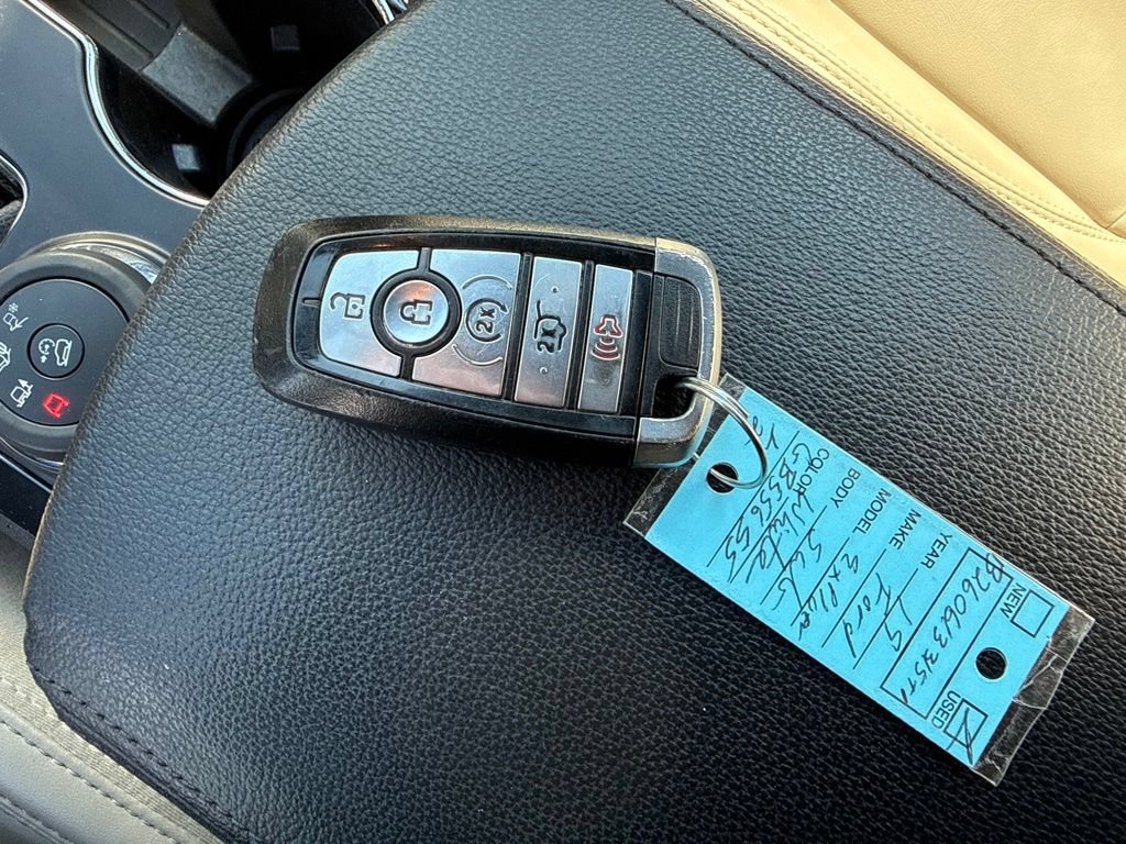 Used 2019 Ford Explorer XLT w/ Equipment Group 202A AWD/4WD image 38