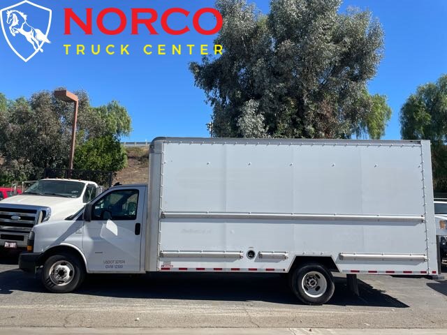 Used 2018 GMC Savana 3500 Extended w/ Driver Convenience Package RWD image 1
