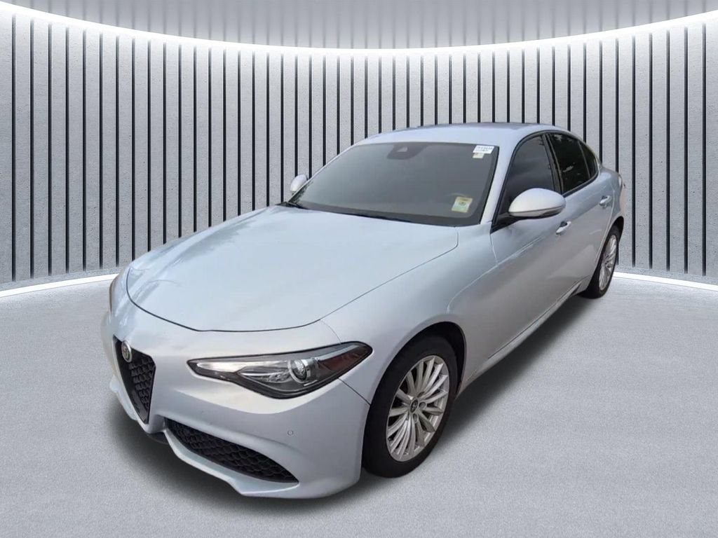 Used 2022 Alfa Romeo Giulia Sprint AWD/4WD image 3
