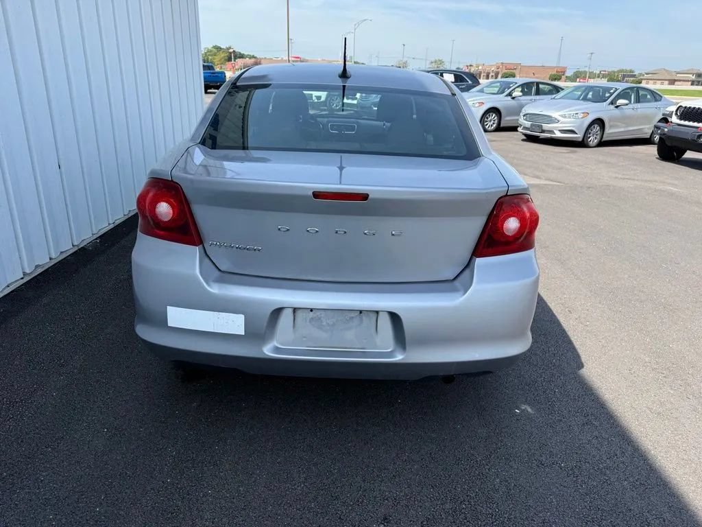Used 2013 Dodge Avenger SE FWD image 7