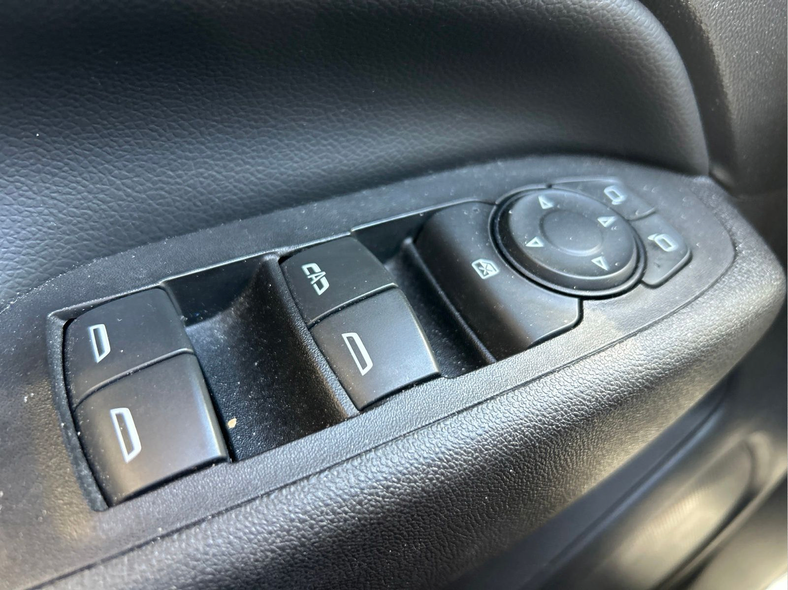 Used 2020 Chevrolet Equinox LT AWD/4WD image 24