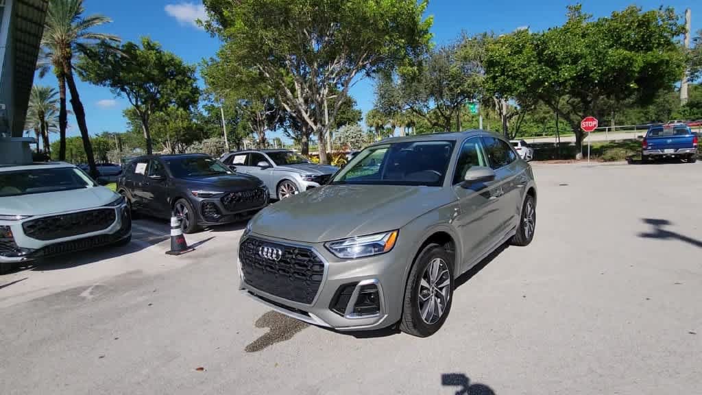 Certified 2024 Audi Q5 2.0T Premium w/ Convenience Package AWD/4WD image 3
