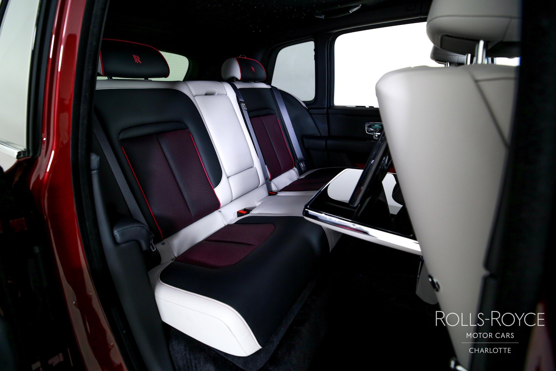 Certified 2025 Rolls-Royce Cullinan AWD/4WD image 28