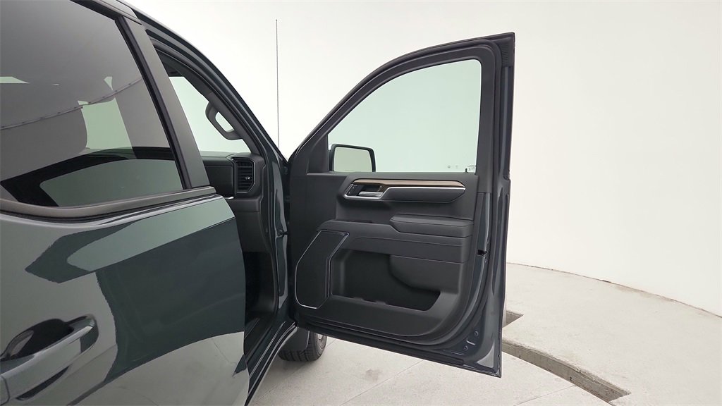 Certified 2025 Chevrolet Silverado 1500 LT image 30