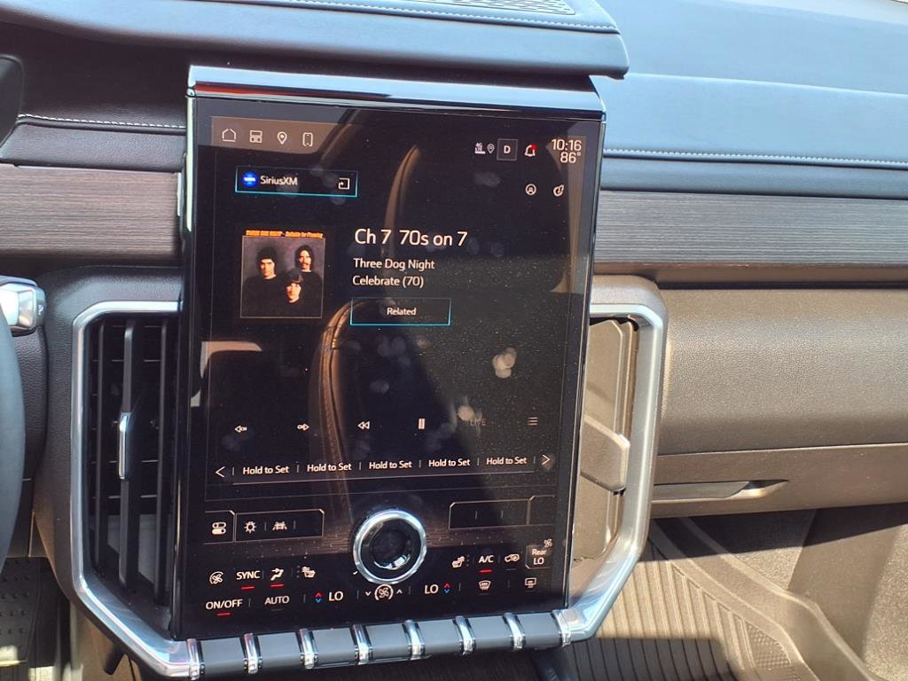 Used 2024 GMC Acadia Denali w/ Super Cruise Package image 20