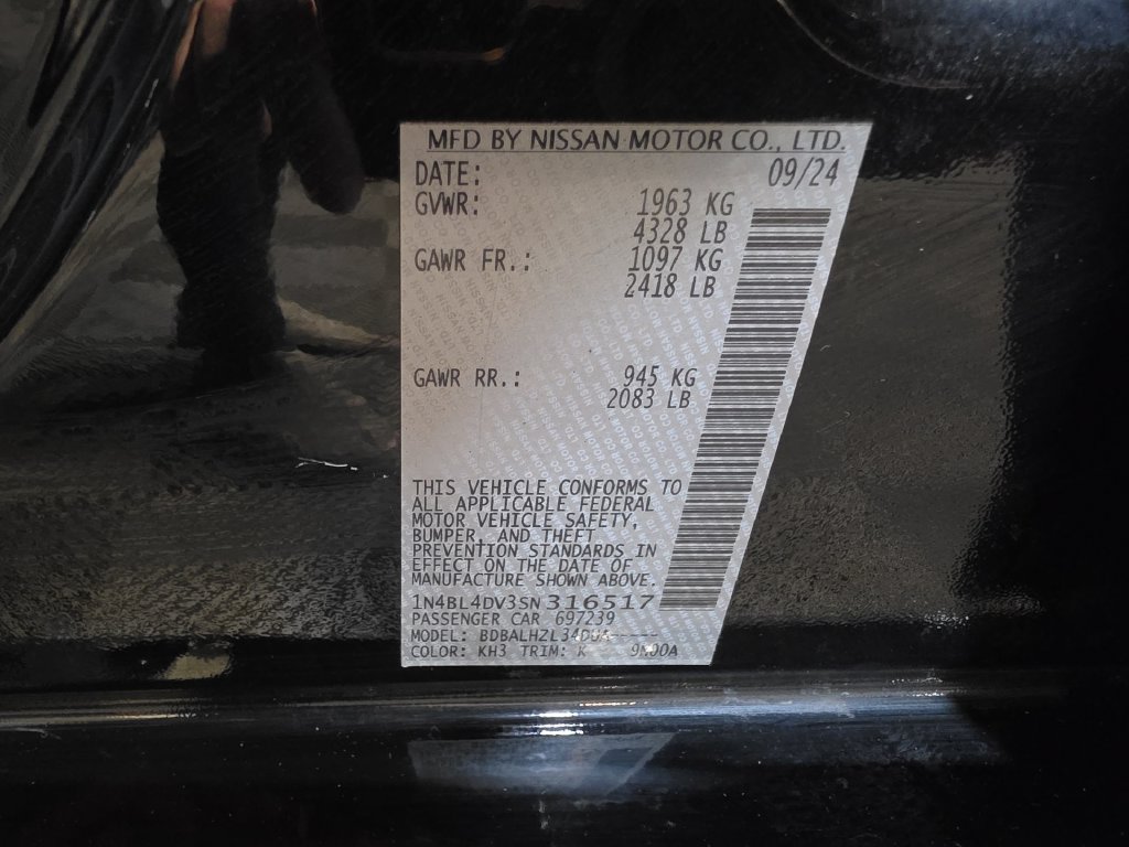 Used 2025 Nissan Altima 2.5 SV FWD image 25