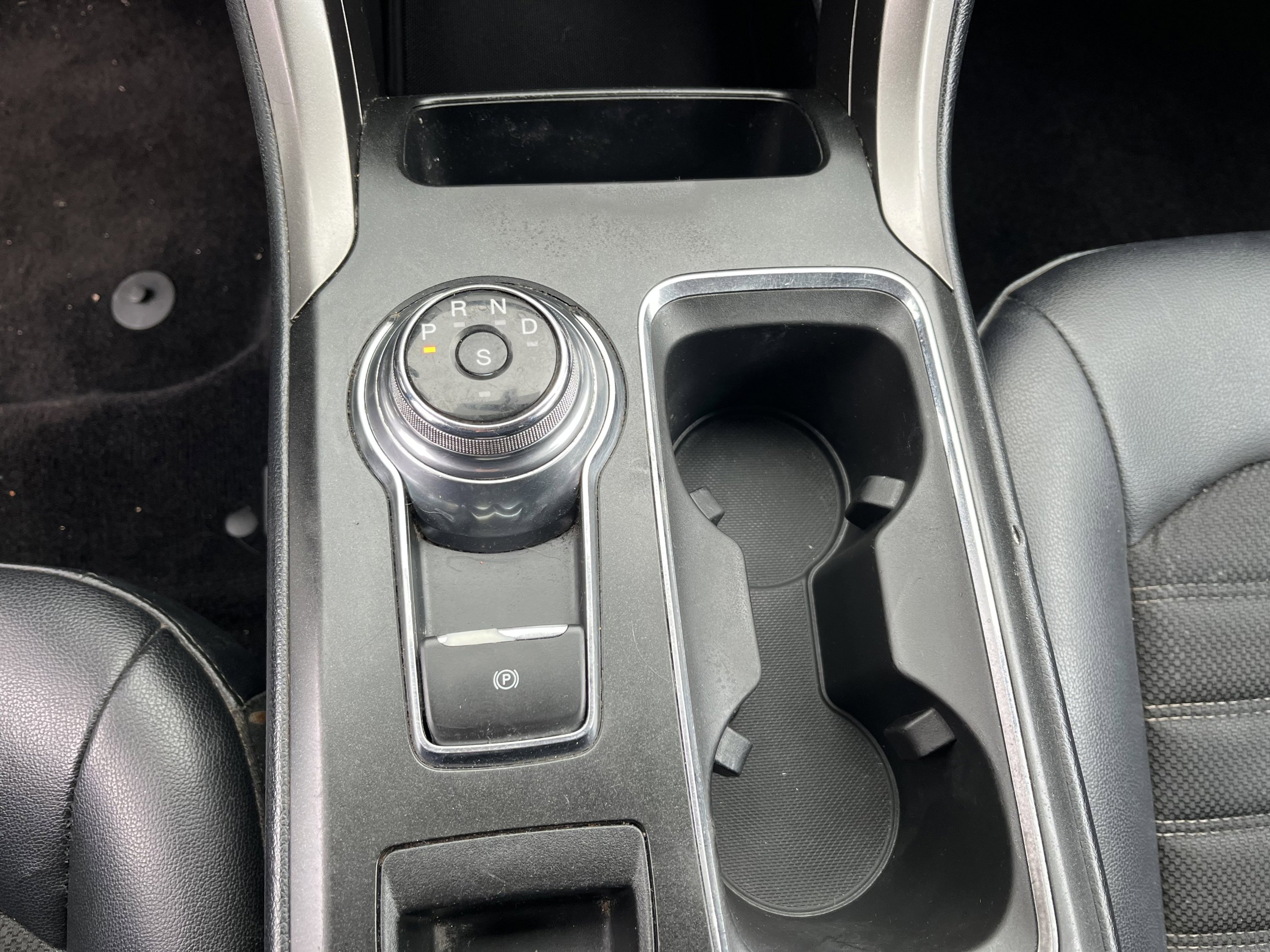 Used 2017 Ford Fusion SE w/ Equipment Group 201A image 15