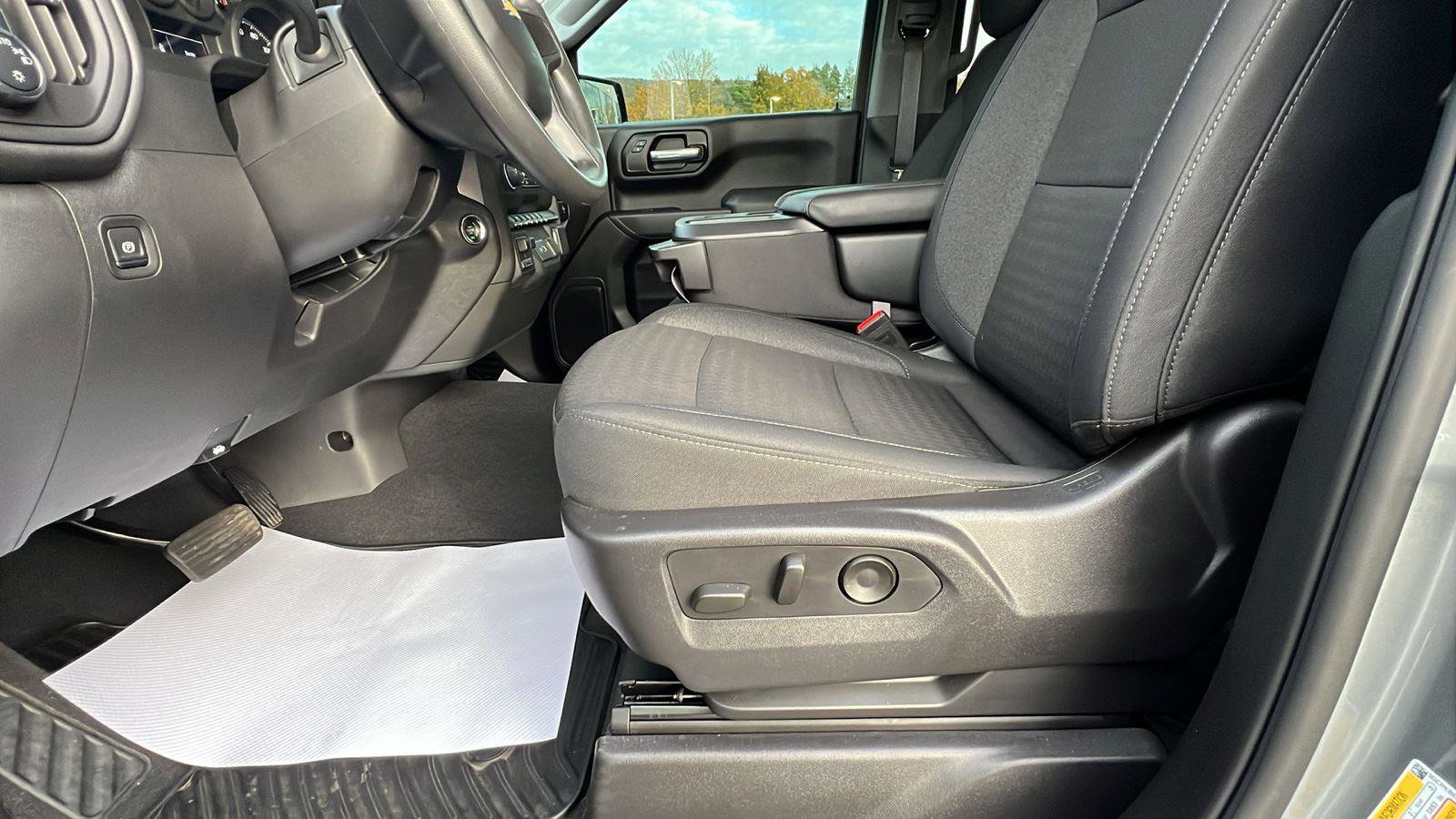 Used 2025 Chevrolet Silverado 1500 Custom w/ Turbomax Blackout Package image 21