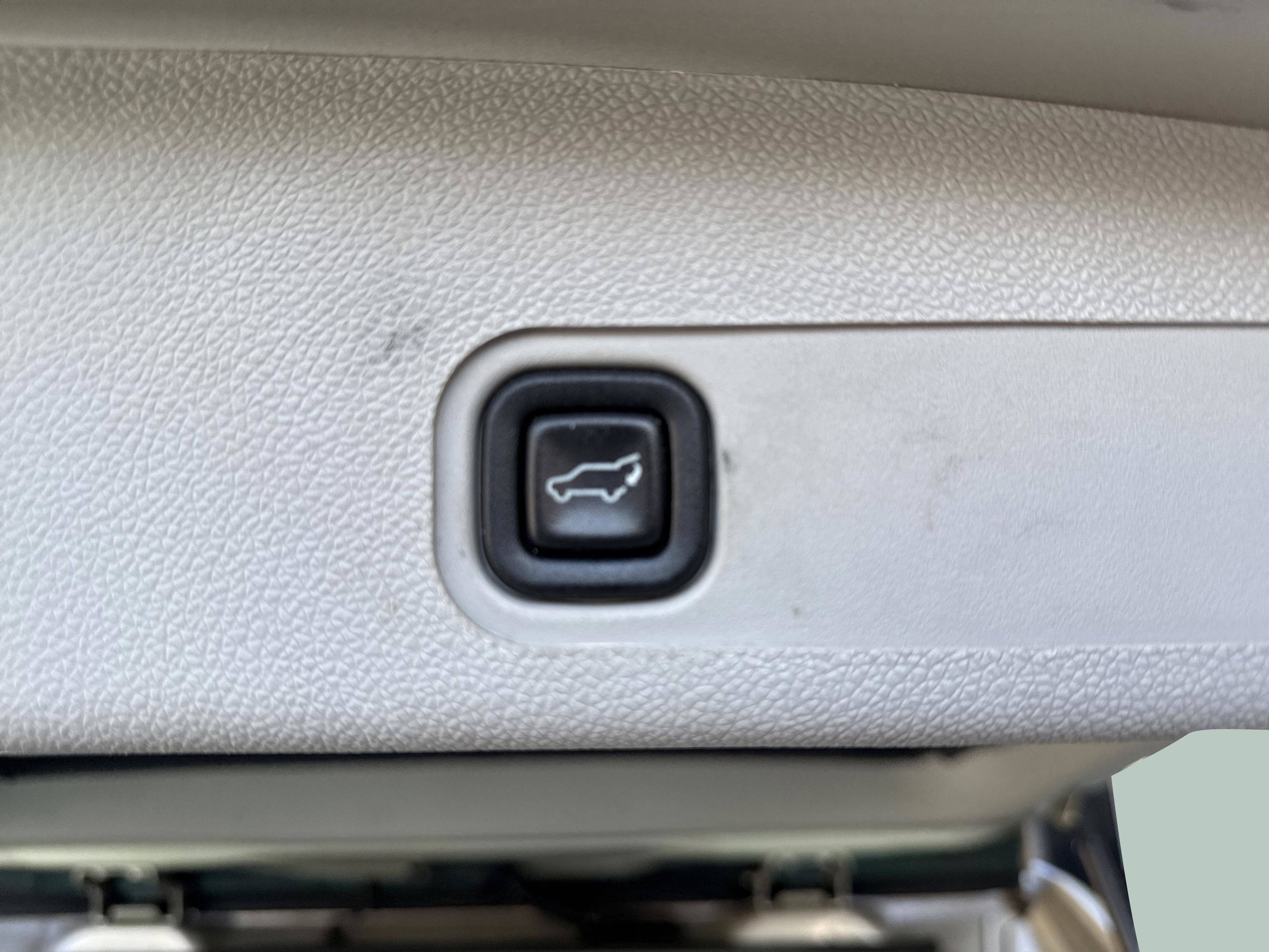 Used 2013 Chevrolet Tahoe LT w/ Luxury Package image 10