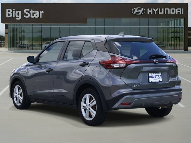 Used 2022 Nissan Kicks S FWD image 3