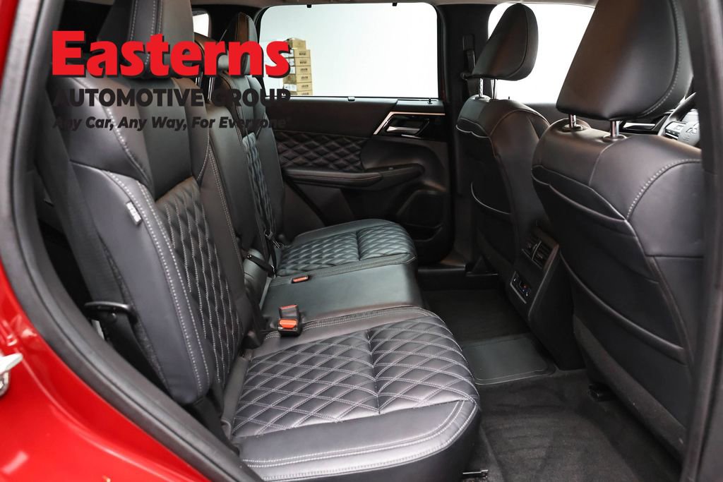 Used 2023 Mitsubishi Outlander SEL AWD/4WD image 24